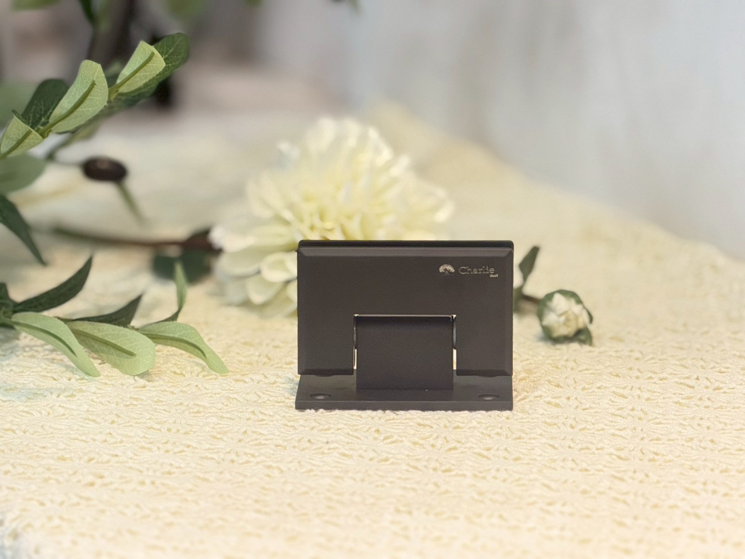 Sharp edge-Black