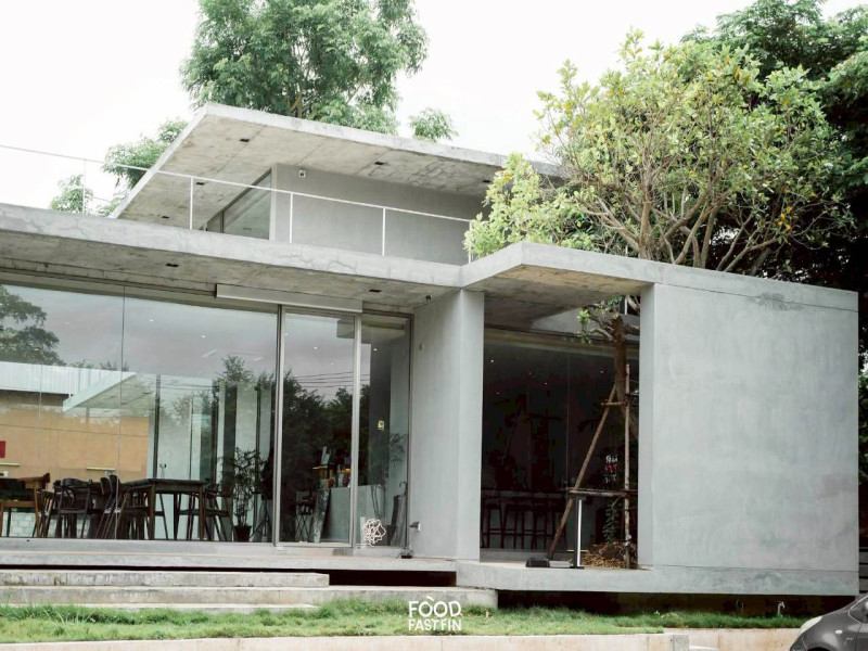 Cannes & Co Cafe - งานติดตั้งประตู หน้าต่างอลูมิเนียมคุณภาพ